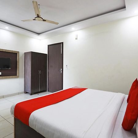 Oyo 48501 Dayal Regency Ξενοδοχείο Hapur Εξωτερικό φωτογραφία