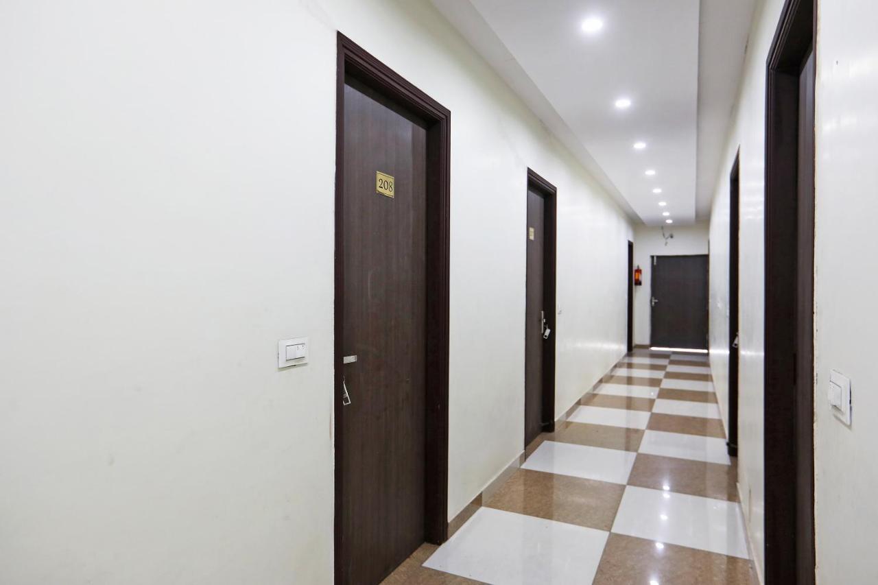 Oyo 48501 Dayal Regency Ξενοδοχείο Hapur Εξωτερικό φωτογραφία
