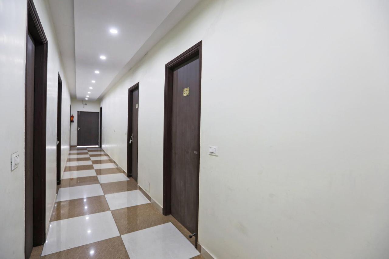 Oyo 48501 Dayal Regency Ξενοδοχείο Hapur Εξωτερικό φωτογραφία